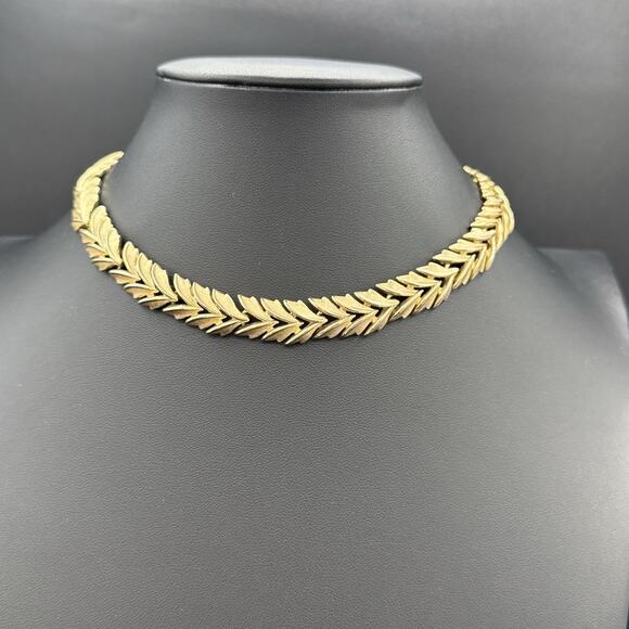 Vintage Trifari Necklace 17” Laurel Leaf Wreath Gold Tone Link Choker MCM - Picture 1 of 9